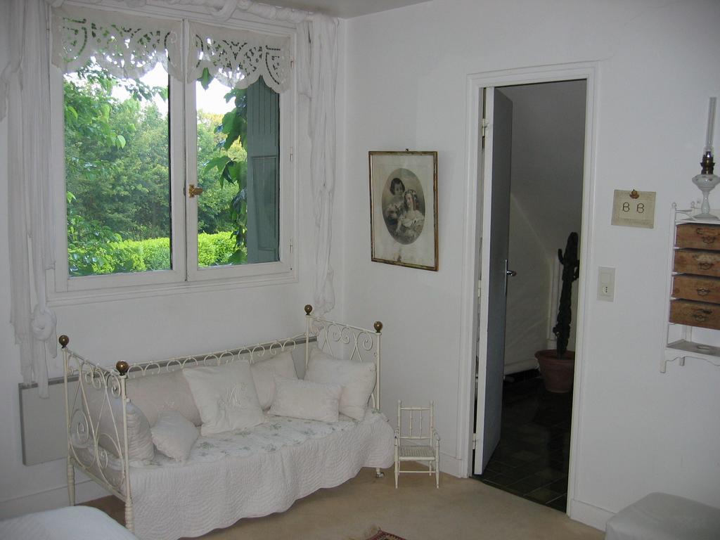 Logis De La Paqueraie Bed & Breakfast Saint-Branchs ภายนอก รูปภาพ