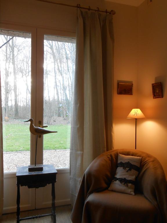 Logis De La Paqueraie Bed & Breakfast Saint-Branchs ภายนอก รูปภาพ