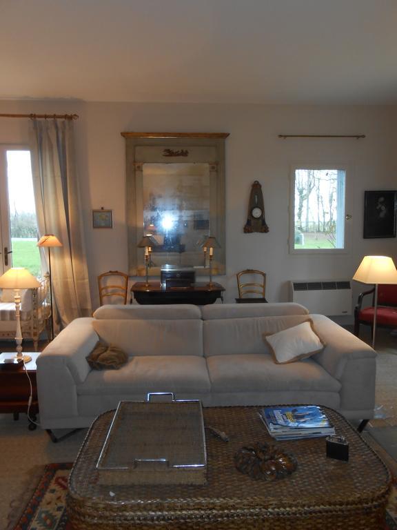 Logis De La Paqueraie Bed & Breakfast Saint-Branchs ภายนอก รูปภาพ