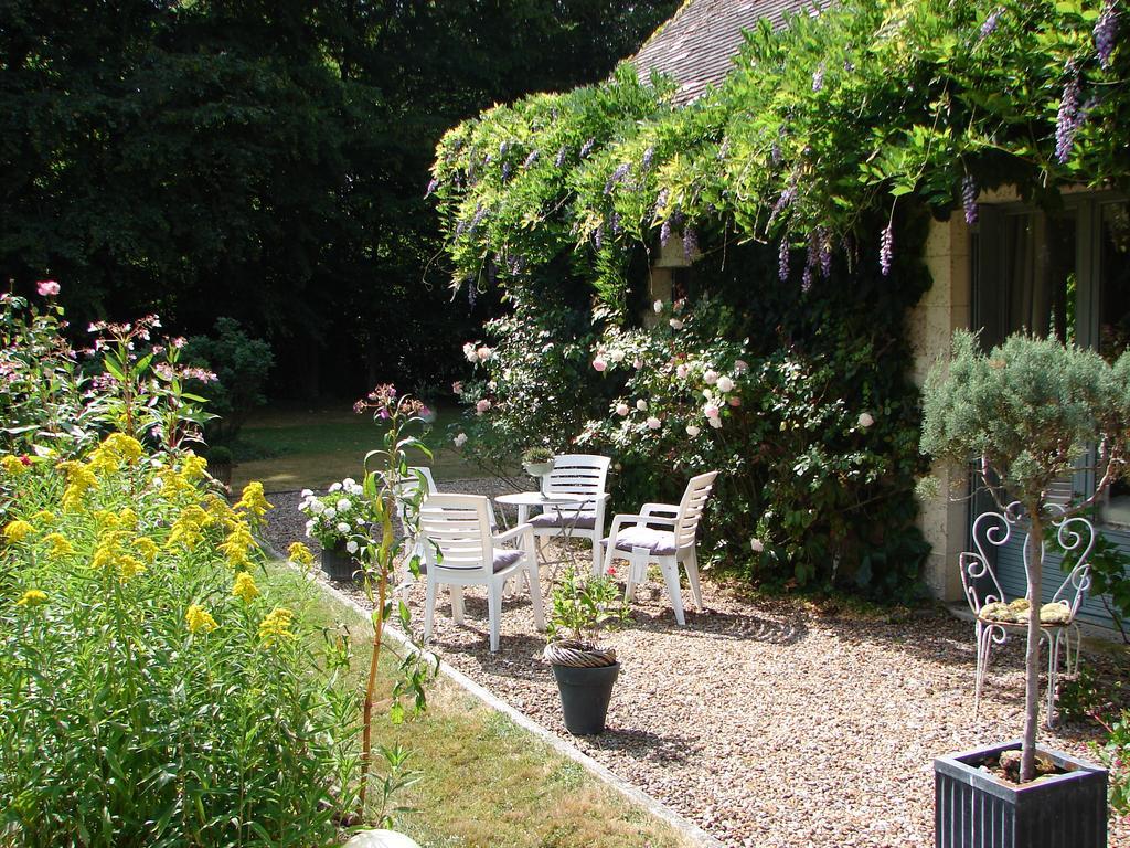 Logis De La Paqueraie Bed & Breakfast Saint-Branchs ภายนอก รูปภาพ