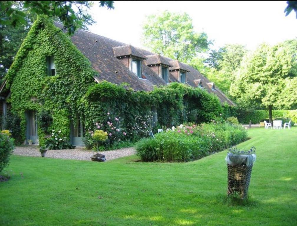 Logis De La Paqueraie Bed & Breakfast Saint-Branchs ภายนอก รูปภาพ