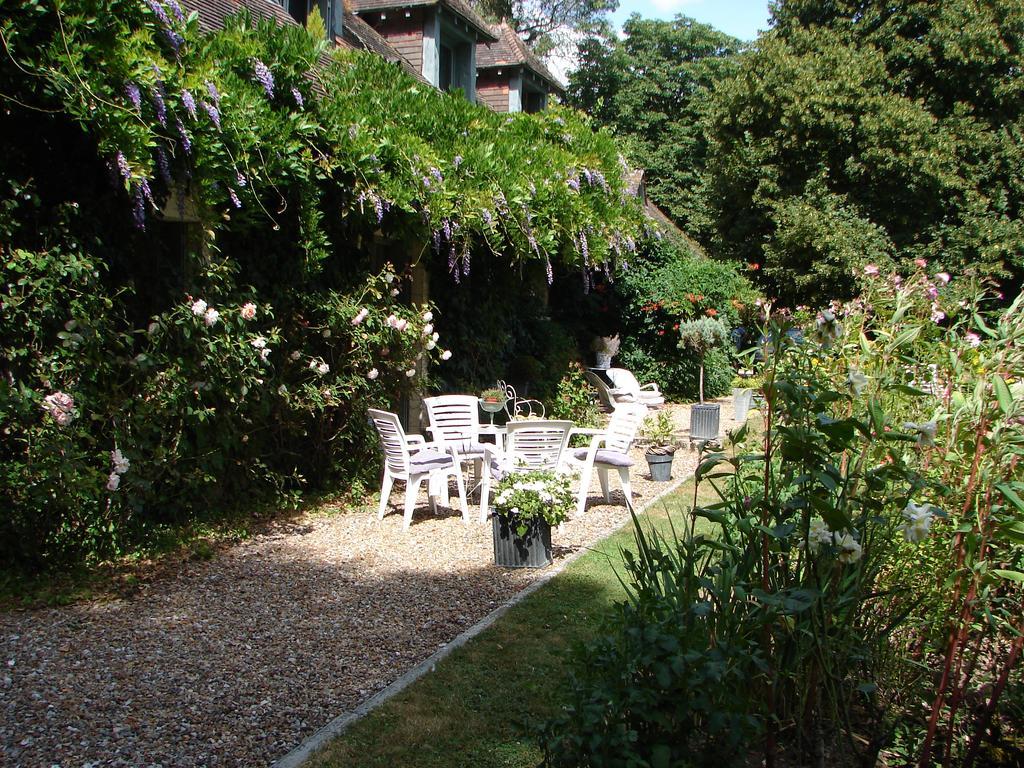 Logis De La Paqueraie Bed & Breakfast Saint-Branchs ภายนอก รูปภาพ