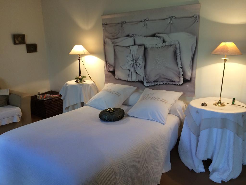Logis De La Paqueraie Bed & Breakfast Saint-Branchs ภายนอก รูปภาพ